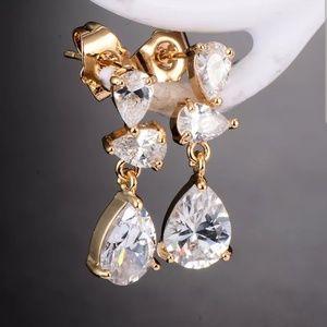 Beautiful New 18K Gold Filled CZ Drop Earrings♡